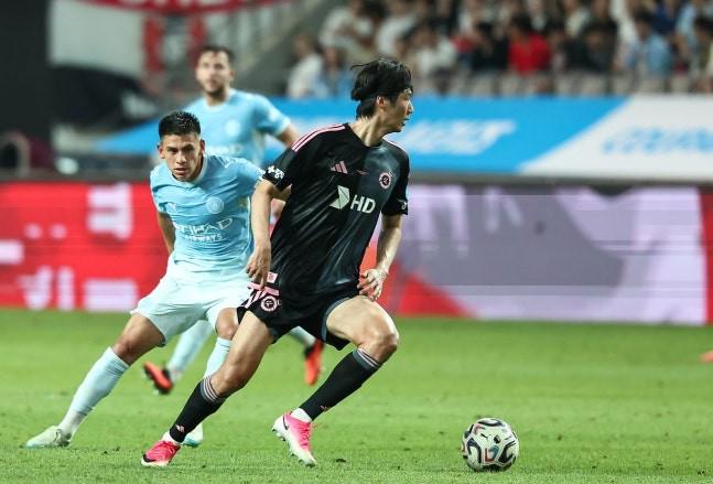 Góc Nhìn 8XX: Ki Sung-yueng: Man City là đội mạnh hàng đầu thế giới; tôi rất muốn đấu với Rodri cùng vị trí